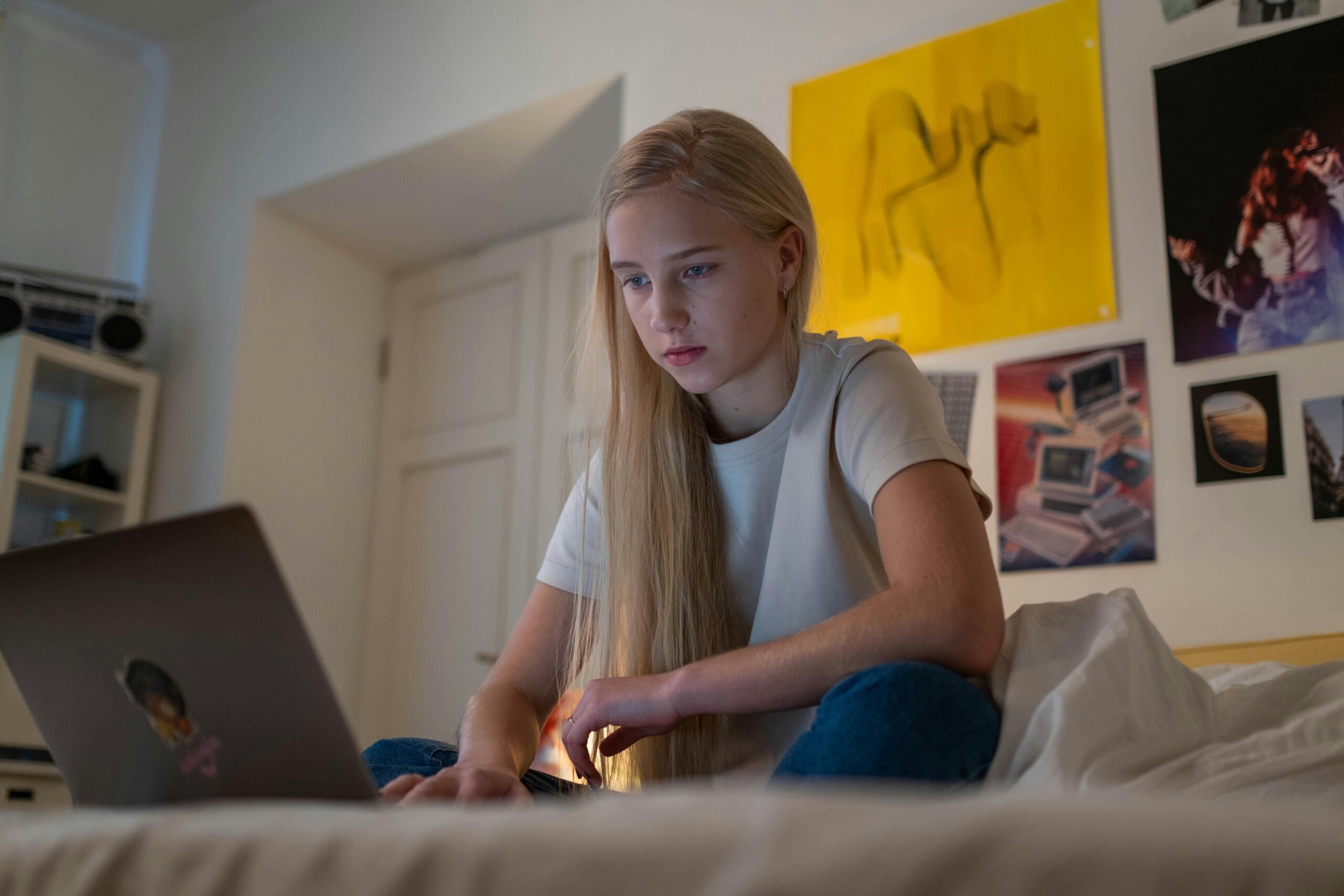 You are currently viewing 20 Online Jobs for Teens (No Experience Needed)