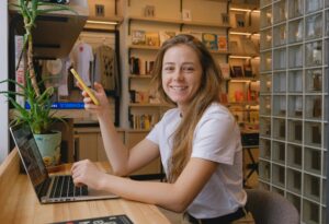 Read more about the article 22 Profitable Side Hustles for women