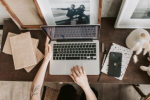 Read more about the article 12 Best Digital Product Ideas To Make Money Online in 2025